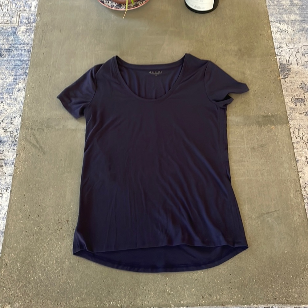 Athleta navy blue t shirt
